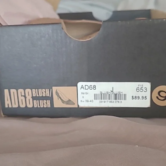 Shoes - Picture 2 of 8